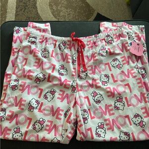 New release Hello Kitty valentines pajamas SIZE XL